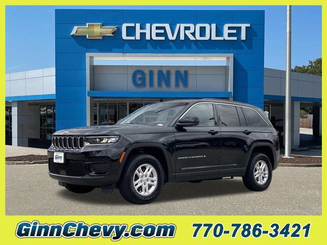 2024 Jeep Grand Cherokee Laredo RWD