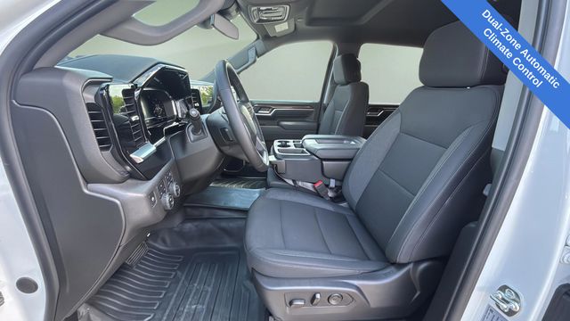 Used 2025 White Chevrolet LT image 19