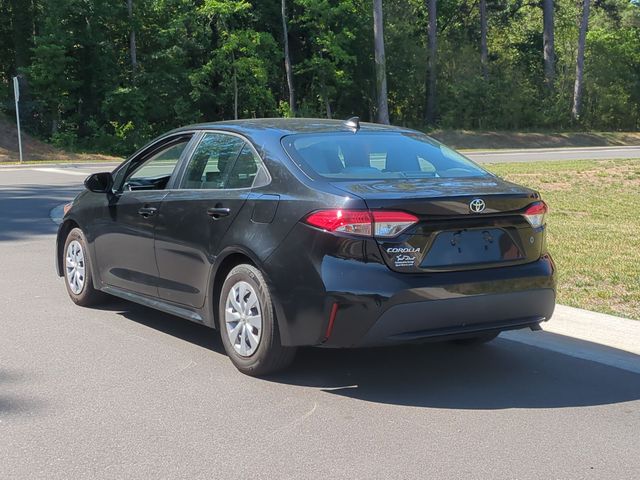 Used 2022 Black Toyota L image 11