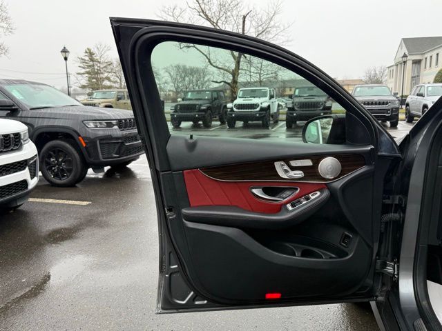 2021 Mercedes-Benz GLC