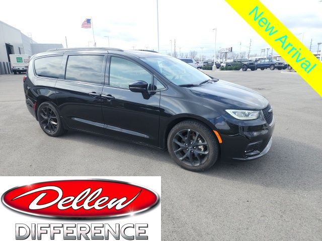 Diamond Black Crystal Pearlcoat 2025 Chrysler Pacifica Limited FWD Minivan Front-Wheel Drive 9-Speed Automatic