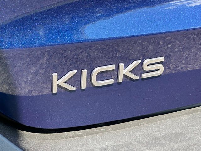 2025 Nissan Kicks SV 22