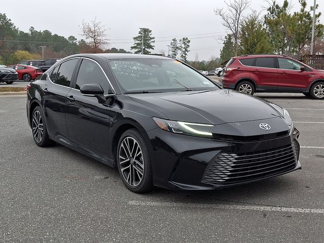 2025 Toyota Camry XLE's photo