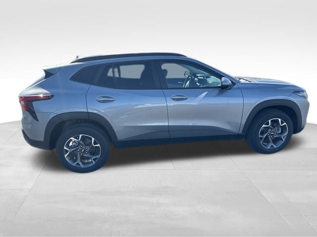 2025 Chevrolet Trax LT photo