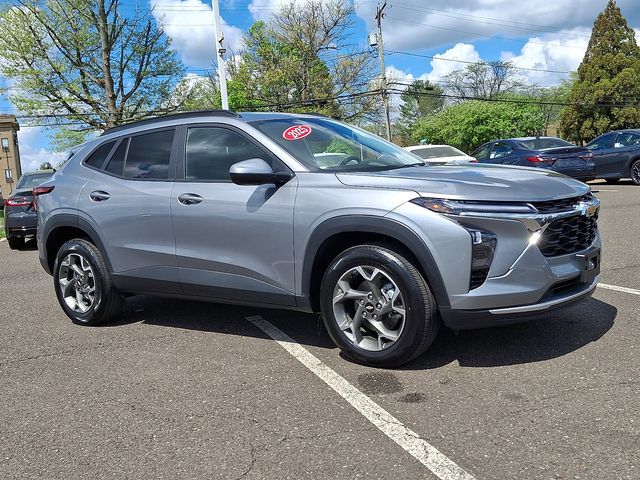 Sterling Gray Metallic 2025 Chevrolet Trax LT FWD SUV / Crossover Front-Wheel Drive 6-Speed Automatic
