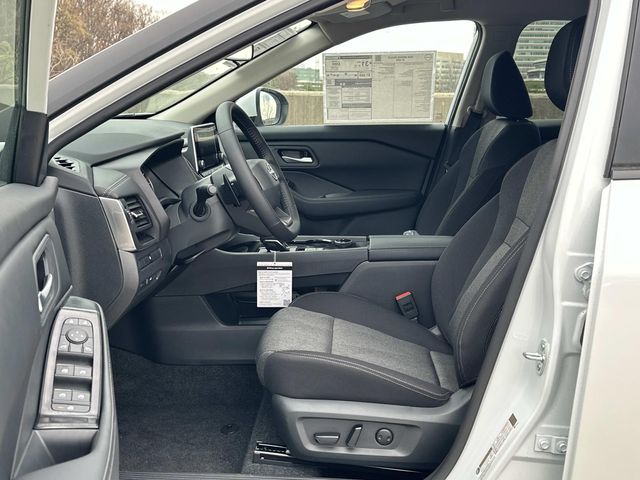 2026 Nissan Rogue SV - Photo 11