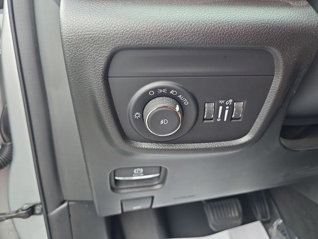 Used 2024 Silver Jeep Overland image 28