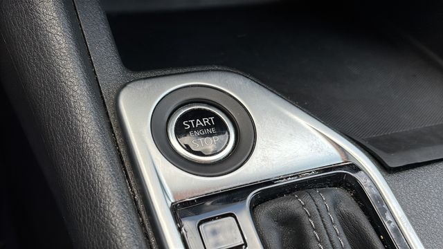 Used 2025 White Nissan SV image 28