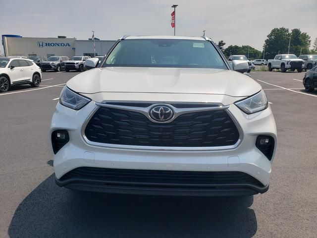 New 2026  Toyota Limited image 2