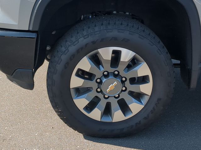 Used 2025 Gray Chevrolet Custom image 17