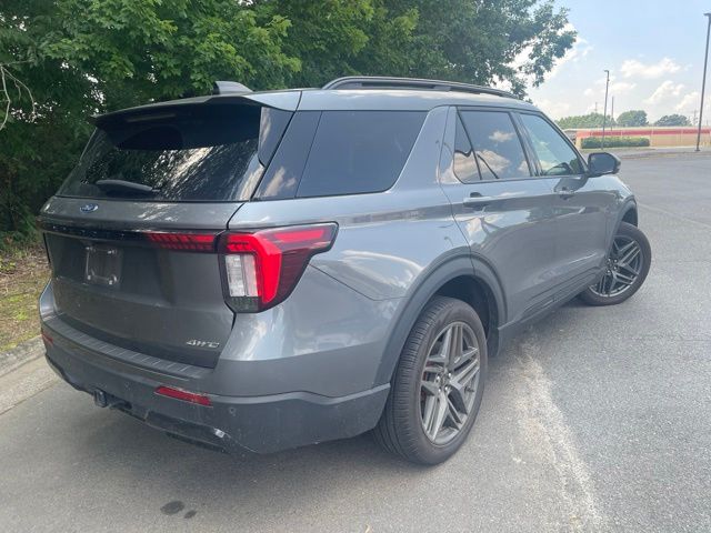 Used 2025 Gray Ford ST-Line image 6