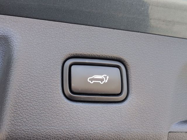 Used 2021 Green Hyundai Limited image 33