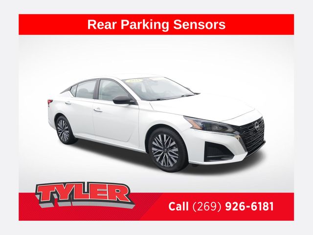 Glacier White 2025 Nissan Altima Sedan Front-Wheel Drive Continuously Variable Transmission
