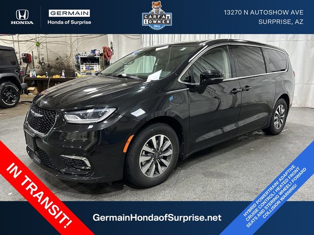 Brilliant Black Crystal Pearlcoat 2024 Chrysler Pacifica Hybrid Minivan Front-Wheel Drive Continuously Variable Transmission