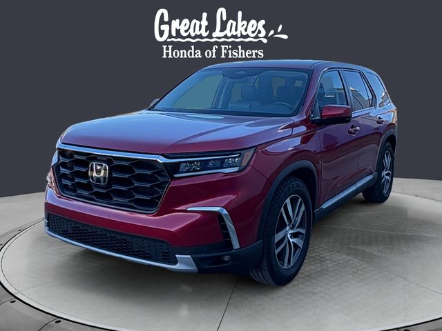 2024 Honda Pilot EX-L AWD with Captains Chairs