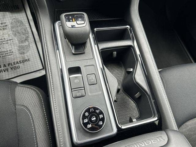 Used 2024 Blue Nissan SV image 22