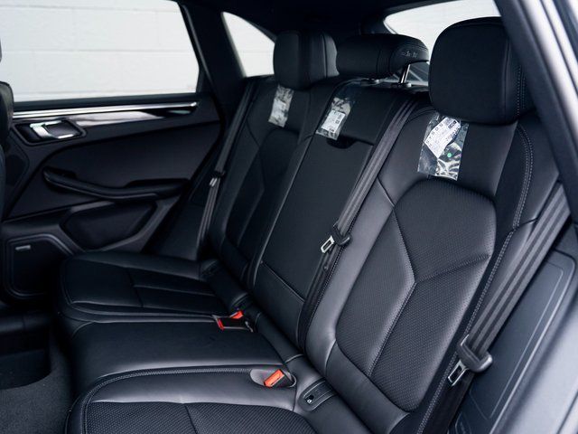2026 Porsche Macan Base - Photo 18