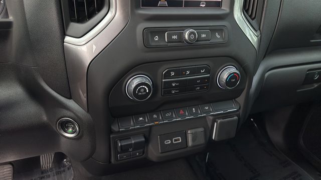 Used 2025 White Chevrolet Custom image 29