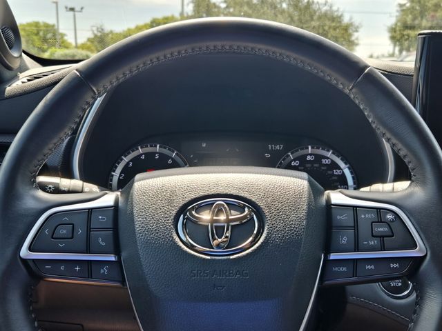 2023 Toyota Highlander - $37,999