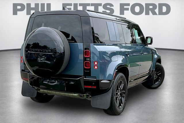 2025 Land Rover Defender 110 X-Dynamic SE - 5