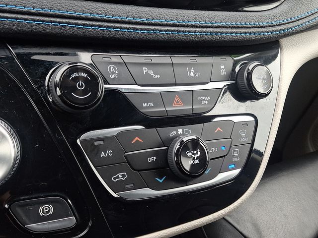 used 2021 Chrysler Pacifica car, priced at $23,498