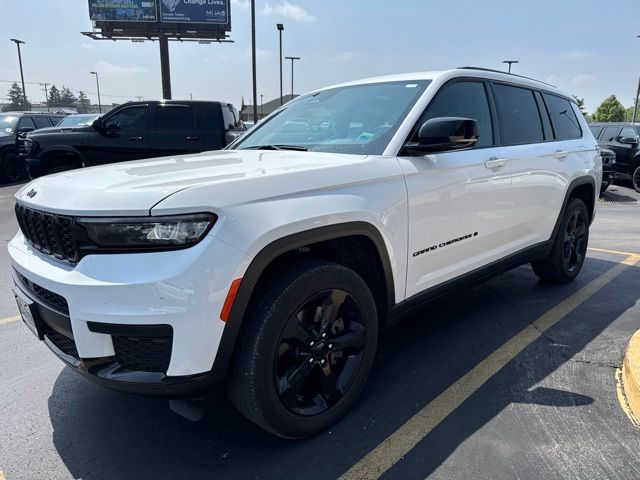 Used 2024 Bright White Clearcoat Jeep Altitude X image 3
