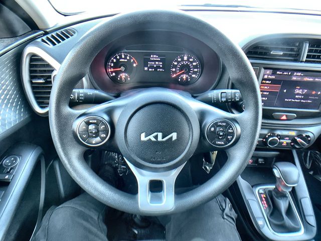 2022 Kia Soul LX 14