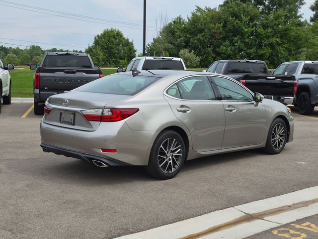 2018 Lexus ES - Image 5