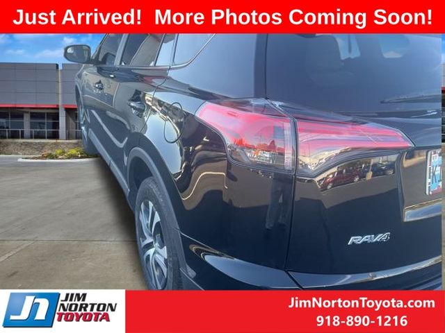 2018 Toyota RAV4 LE 5