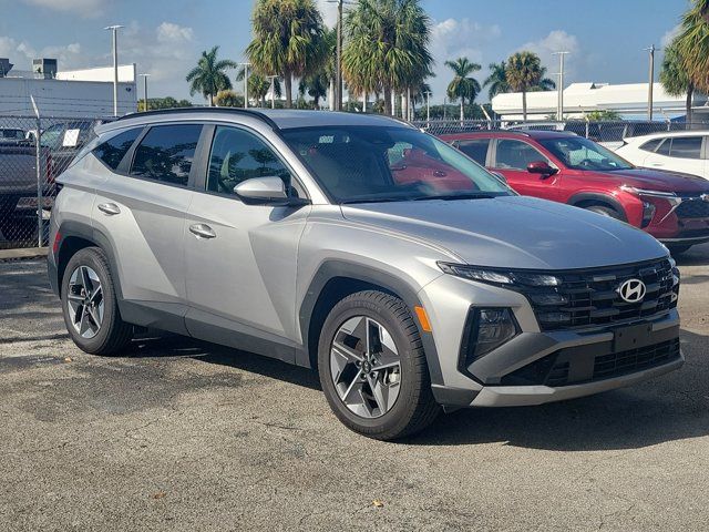 Shimmering Silver 2025 Hyundai Tucson SUV / Crossover Front-Wheel Drive 8-Speed Automatic