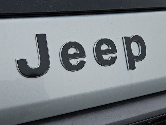 New 2026 Silver Jeep Limited image 29