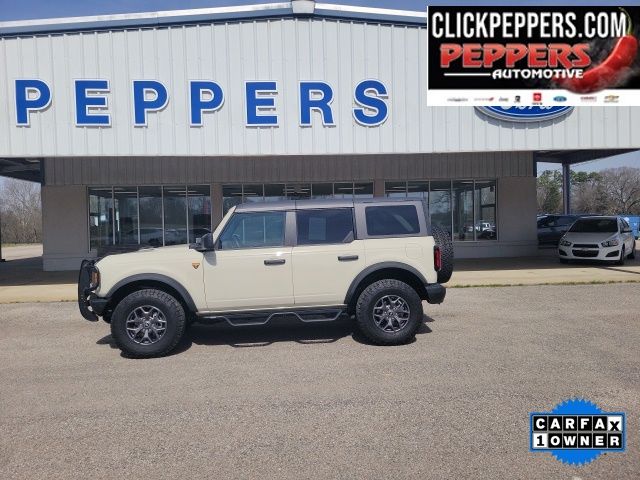 Desert Sand 2025 Ford Bronco Badlands 4-Door 4WD SUV / Crossover Four-Wheel Drive Automatic