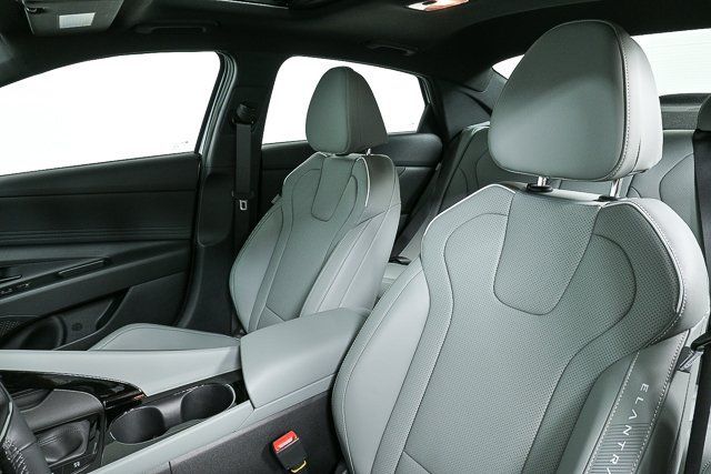 Elantra Hybrid Limited