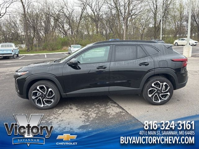 Mosaic Black Metallic 2025 Chevrolet Trax RS with 2RS FWD SUV / Crossover Front-Wheel Drive 6-Speed Automatic