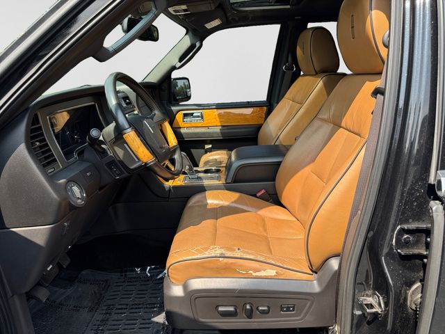 2011 Lincoln Navigator Base - Tuxedo Black Metallic exterior view 10