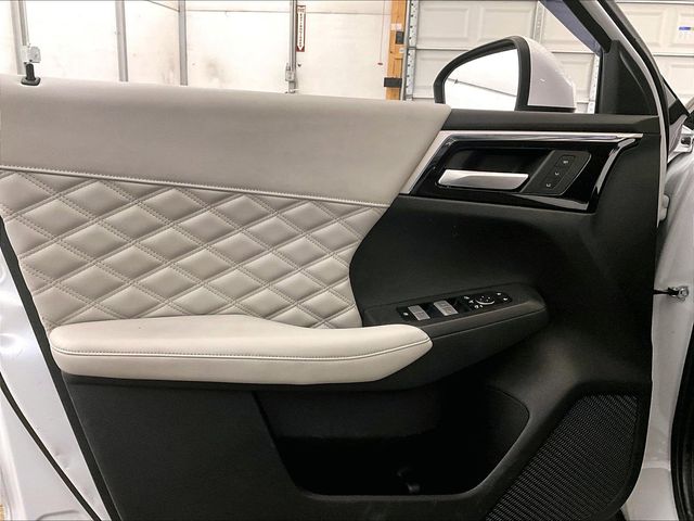 2022 Mitsubishi Outlander SEL White at Auto Express Mitsubishi