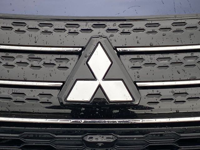 2024 Mitsubishi Outlander SE 29