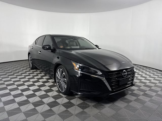 Used 2023 Nissan Altima For Sale in Indianapolis, IN