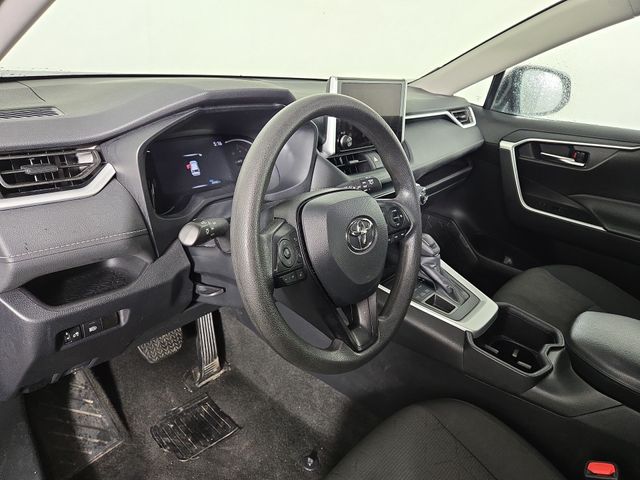 2024 Toyota RAV4 XLE photo