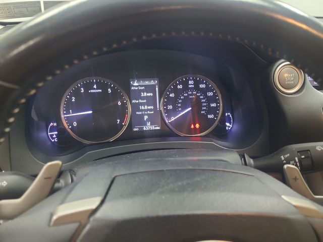 2017 – Lexus – IS
