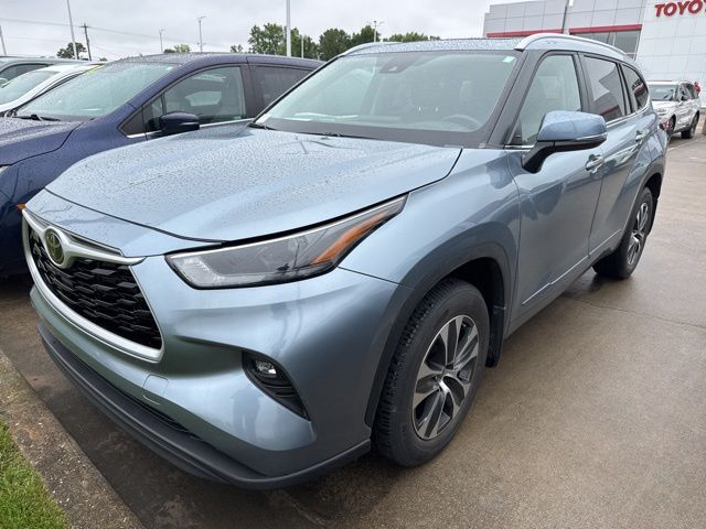 2023 Toyota Highlander XLE AWD
