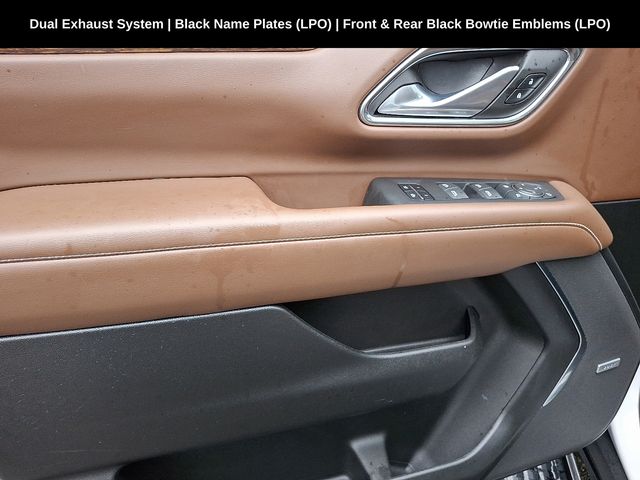 2023 Chevrolet Suburban High Country photo