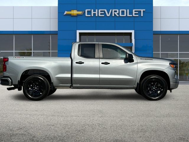 2025 Chevrolet Silverado 1500 Custom 4