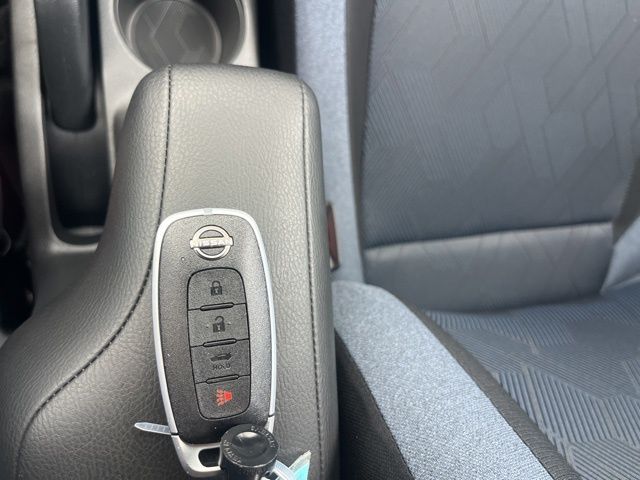 New 2025 Black Nissan 1.6 SV image 19