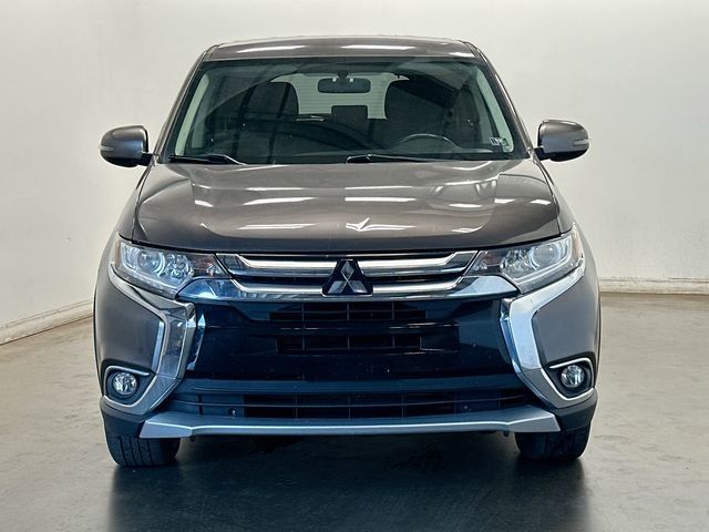 2018 Mitsubishi Outlander SE  at Subaru and VW of Moon Township
