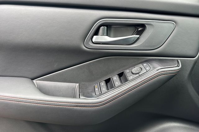 2026 Nissan Rogue SV - Photo 8