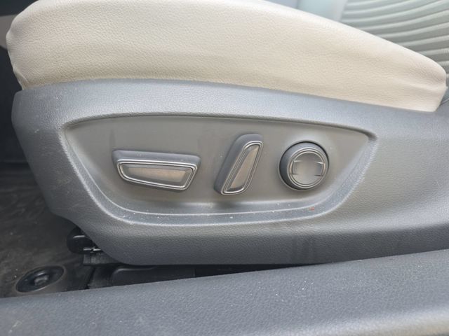 Used 2019 Celestial Silver Metallic Toyota SE image 27