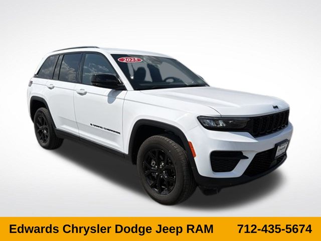 Bright White Clearcoat 2025 Jeep Grand Cherokee SUV / Crossover Four-Wheel Drive 8-Speed Automatic