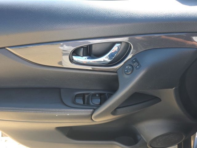 2018 Gun Metallic Nissan Rogue SV AWD SUV
