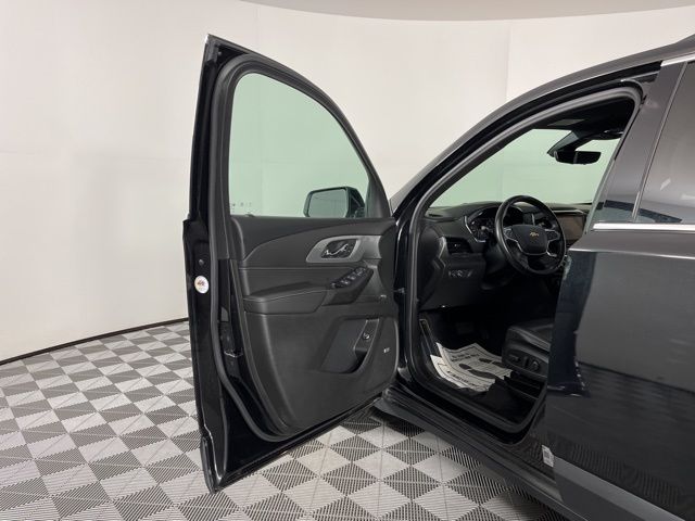 2022 Mosaic Black Metallic Chevrolet Traverse LT Leather AWD SUV